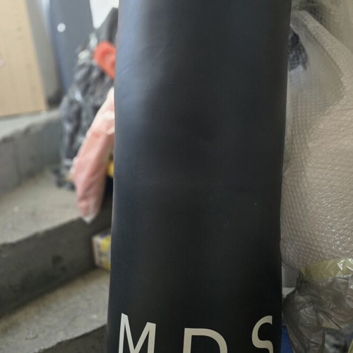 Boxing bag like new, 56kg, 1.5 meters height with chains