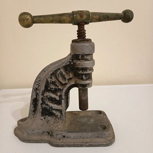 Manual truck machine used, vintage