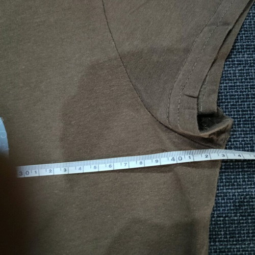 Roxy T shirt like new, brown, size M