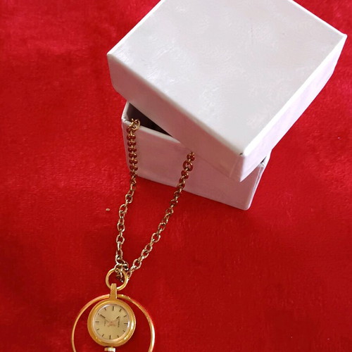 Winding pendant watch used