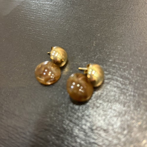 Earrings with golden metal sphere and brown amber effect stone like new