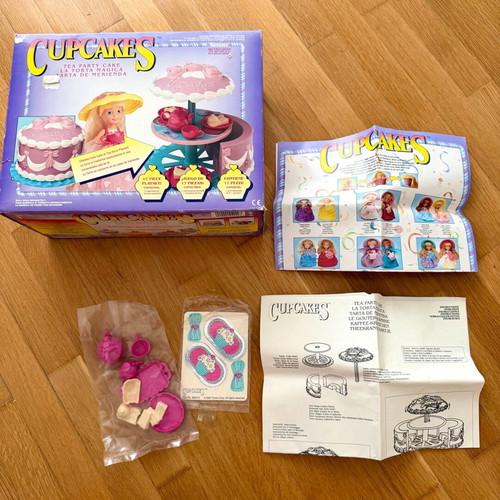 Vintage Cupcakes Tea Party Cake playset like new