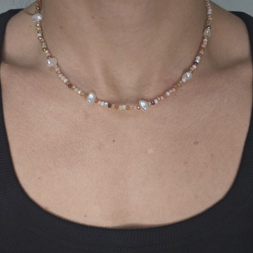 Memories necklace beige gold handmade with glass beads and steel clasp