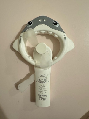 Shark handheld fan used with small scratch