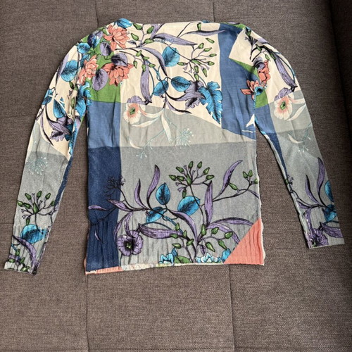 Desigual thin sweater like new, size XS, multicolor