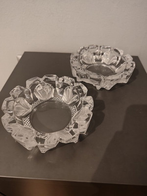 Crystal vintage ashtrays pack of 2 like new