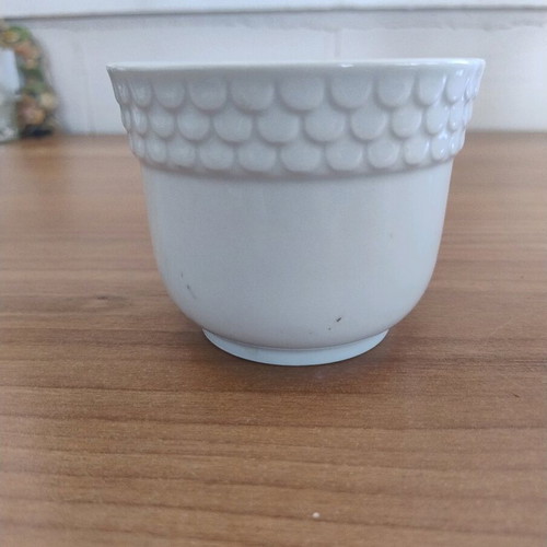 Ceramic white flowerpot like new, small