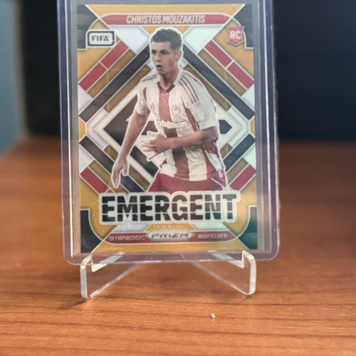 2025 Panini Prizm FIFA Mouzakitis Emergent Gold/10 Olympiacos card