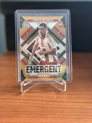 2025 Panini Prizm FIFA Mouzakitis Emergent Gold/10 Olympiacos card