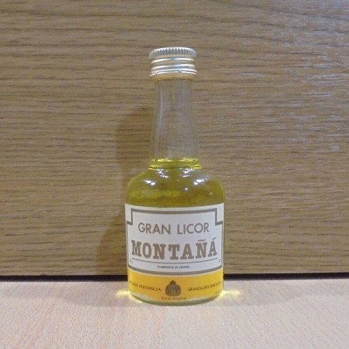 Montana liqueur old miniature bottle 45ml sealed like new
