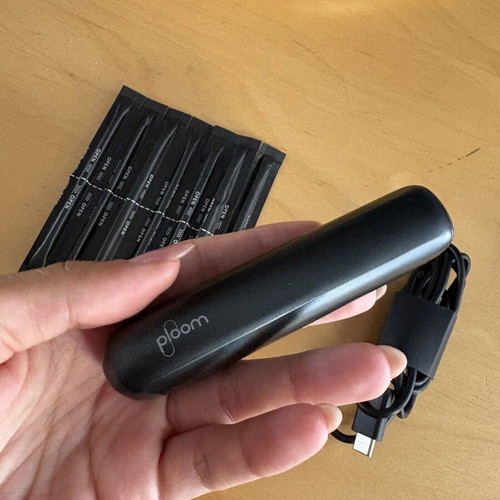 Ploom new device with cleaning sachets and cable