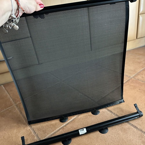 Car Sunshades like new, set of 2 for side windows