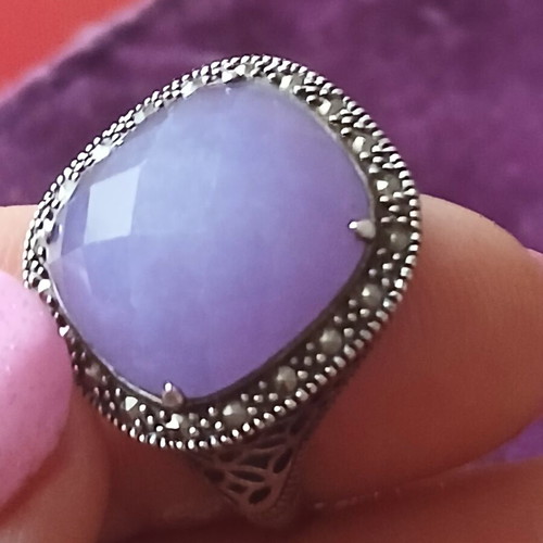 Ring with rare purple qade and marcasite in 925 silver, size 17.5mm, Spanish brand like new