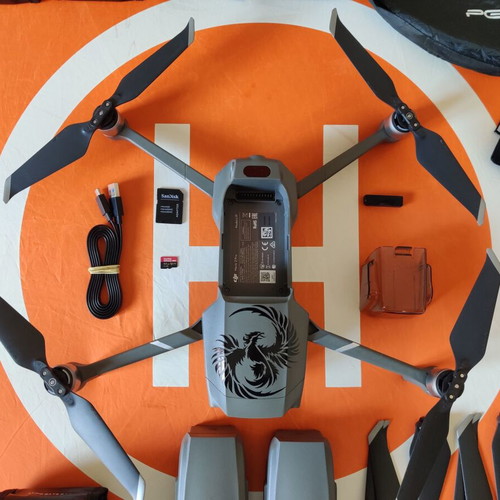 DJI Mavic 2 Pro drone μεταχειρισμένο με 5 μπαταρίες και αξεσουάρ