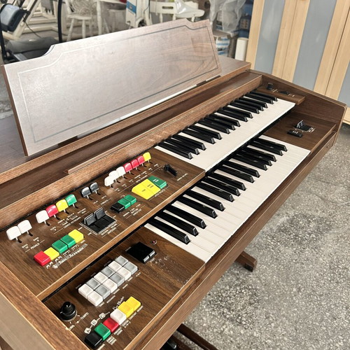Yamaha vintage electric organ used, wooden construction