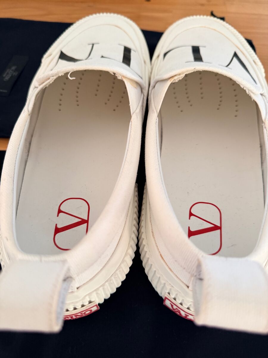 Valentino Garavani VLTN slip-on… - € 390,00 - Vendora.cy