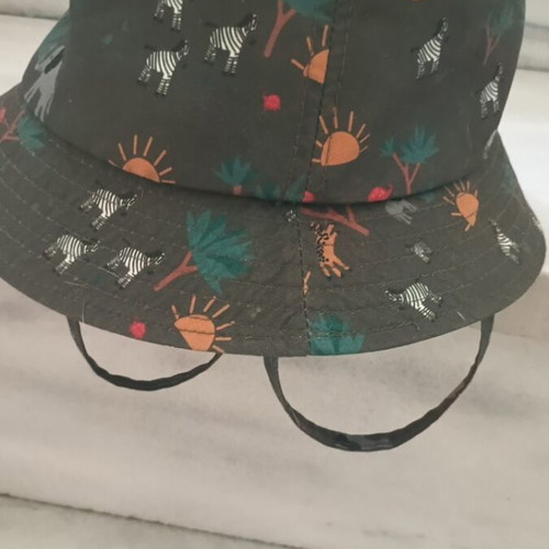 Karfil Hats Bucket Hat with Zoo Safari Design Size 50 like new