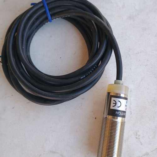 KFPS XP-18A05E1 Proximity Switch Inductive Sensor new