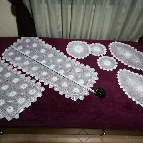 Handmade knitted set of 7 pieces like new, fine lace thread