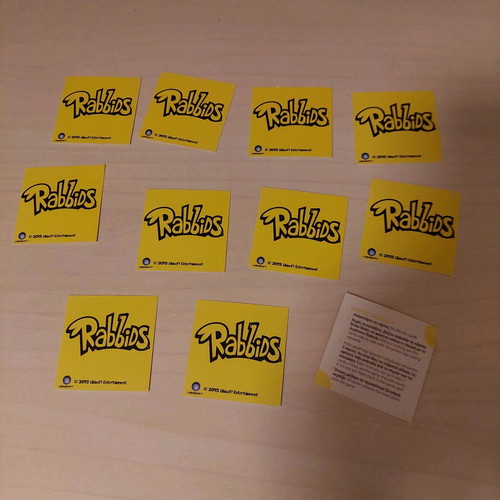 Rabbits card game like new