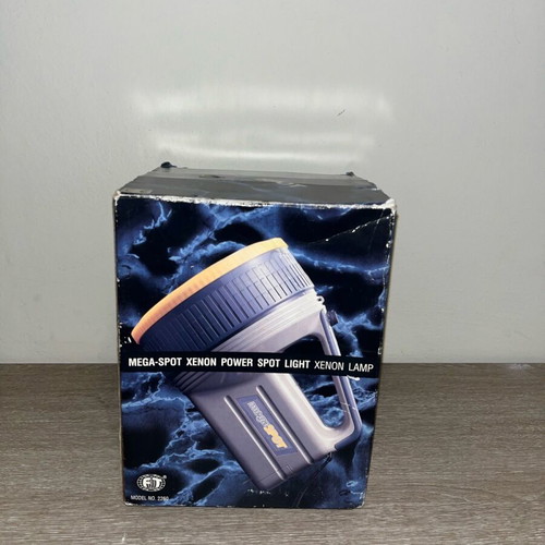 Large flashlight new in box with 100m lighting range