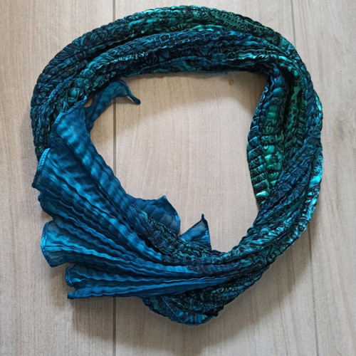 Bijou Brigitte scarf new in petrol-emerald with paisley pattern