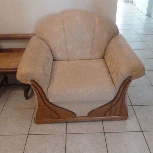 Living room set with two-seater sofa and two single armchairs like new