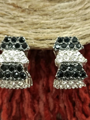 Vintage earrings with clips like new, black and silver