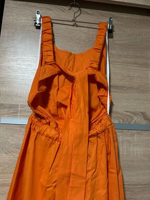 Maxi dress like new, orange, with back opening and bow by De Coro