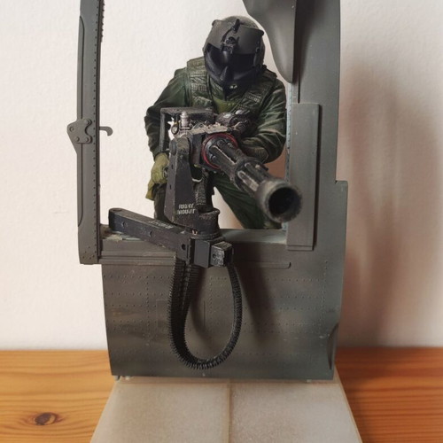 McFarlane Military Series 6 Air Force Helicopter Gunner action figure, 21 cm