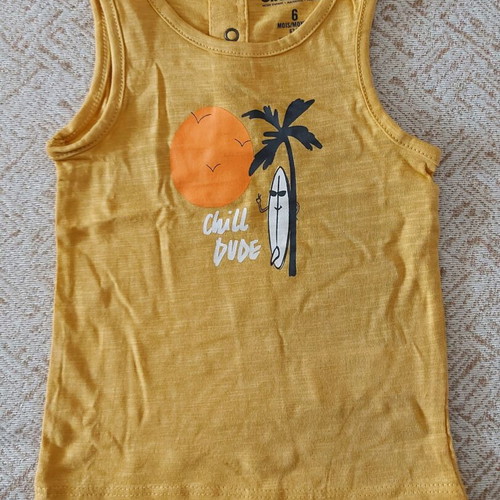 Orchestra set of 6 t-shirts and 2 shorts like new, for 6 months