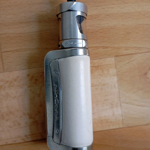 Electric cigarette used, like new, good working condition