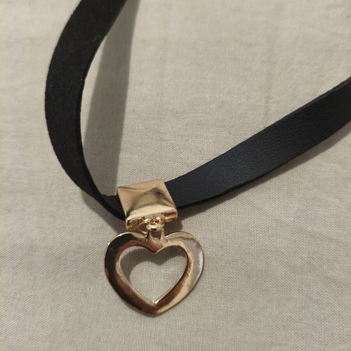 Choker necklace with gold heart pendant new, black synthetic leather