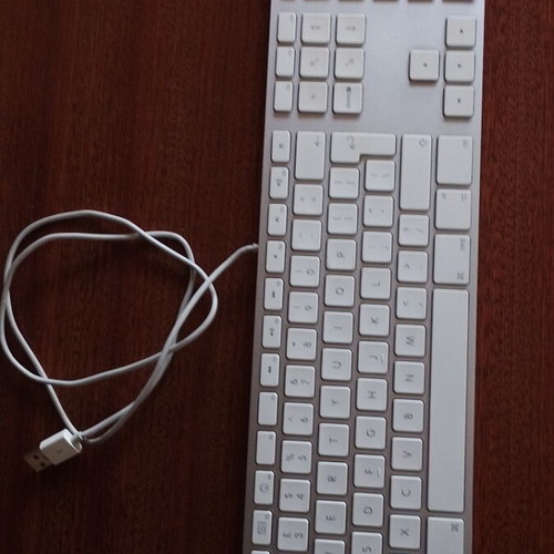 Apple UK Keyboard used with 2 USB ports, some keys not working