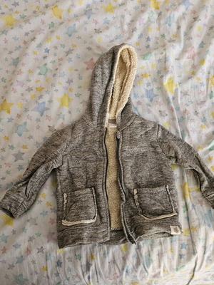 Παιδική ζακέτα Zara σαν καινούργιο, γκρι με επένδυση γούνας και κουκούλα