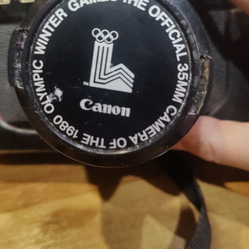 Canon F-1 vintage camera like new with flash and lens