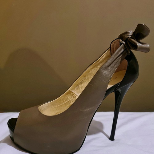 Peep toe leather pumps used, size 37, black