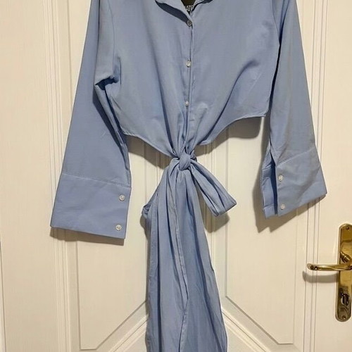 Light Blue Tie-Front Crop Shirt Kate London new, size M