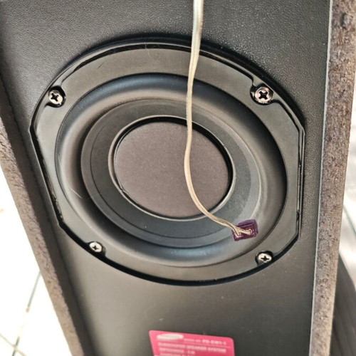 Samsung soundbar HW-F350 wired subwoofer used