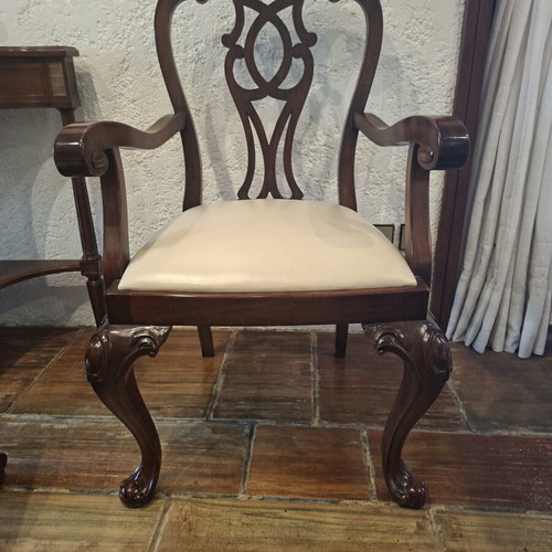 Wooden handmade dining chairs like new with lion legs