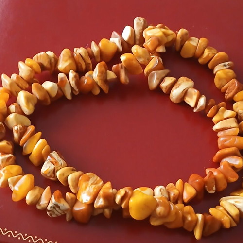 Necklace of genuine amber in cream honey color, 65 cm, 46 grams