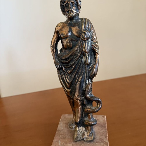 Brass sculptures with marble base like new, vintage