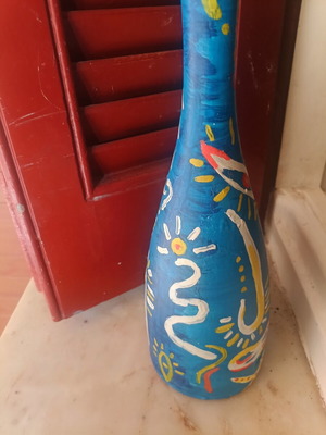 Handpainted bottle with indelible colors 31cm like new