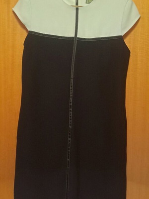 Crepe dress black and white like new, size S