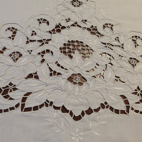 Cutwork handmade sheet like new 220x265