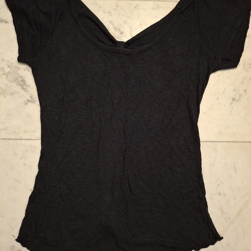 Black T-shirt like new with open back, size S