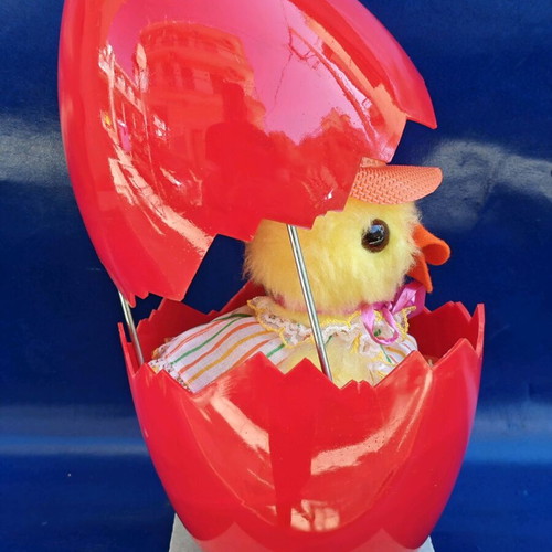 El Greco Easter egg plastic with chick used