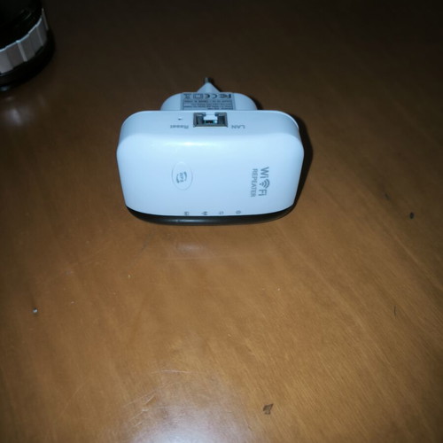 Wireless WiFi Extender in like new condition