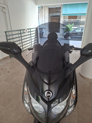 Sym GTS 300i EVO scooter, black, automatic