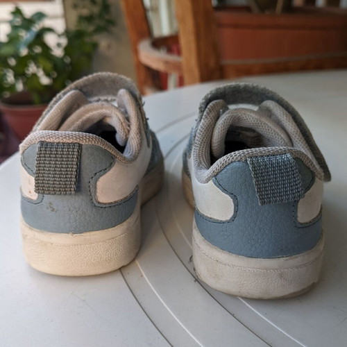 H&M baby sneakers used, size 20/21 unisex